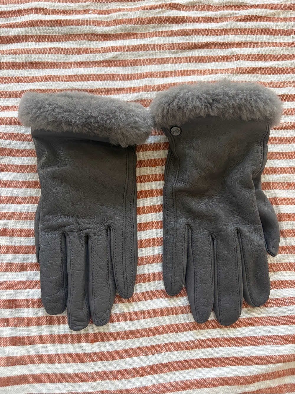 Women's UGG Gray Leather Fur-Trim Gloves | size S